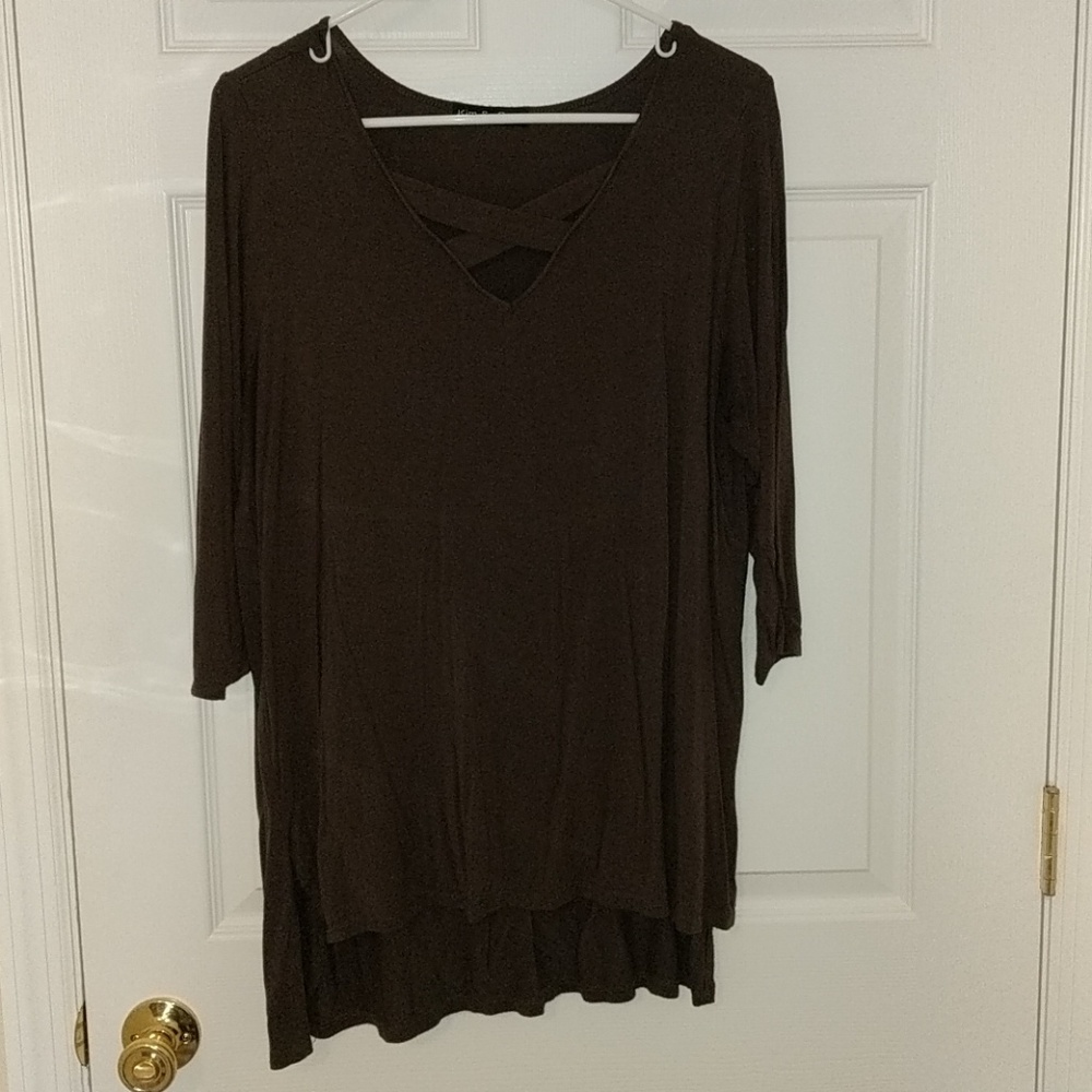 Green/brown ahirt with neck detail